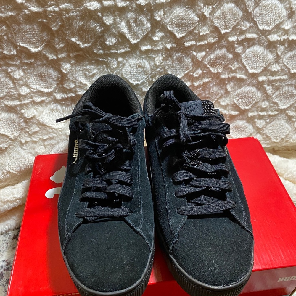 New PUMA by Vikky Stacked Suede Size 9 1/2